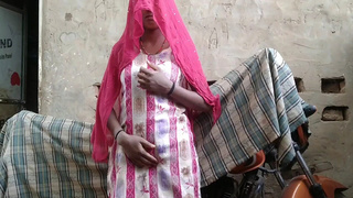 The sister-in-law who was sweeping was banged a lot by opening her salwar